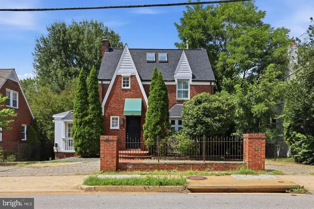 1706 N Glebe Rd, ARLINGTON