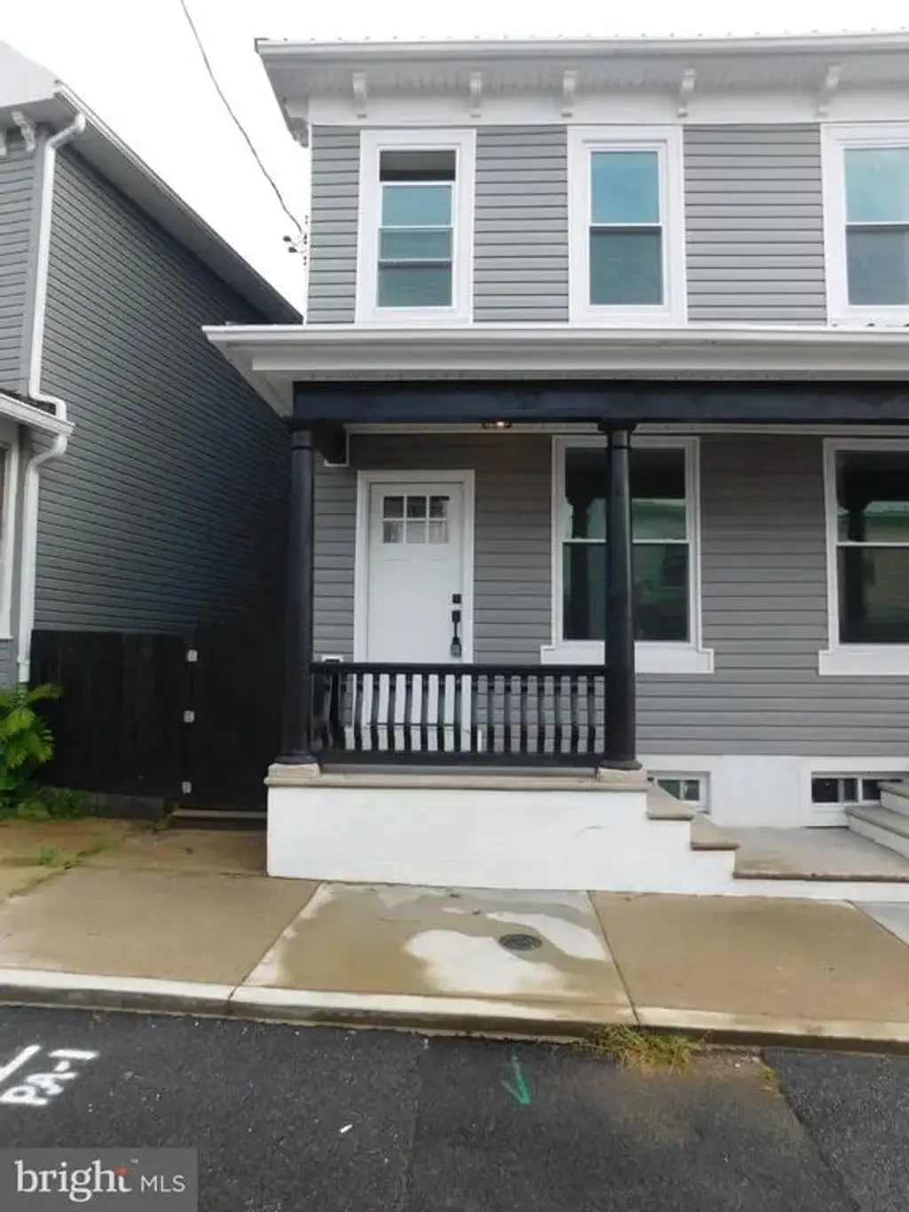 217 N Grand St, LEWISTOWN