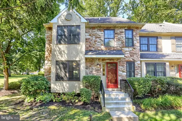 1461 Conifer Dr, West Chester