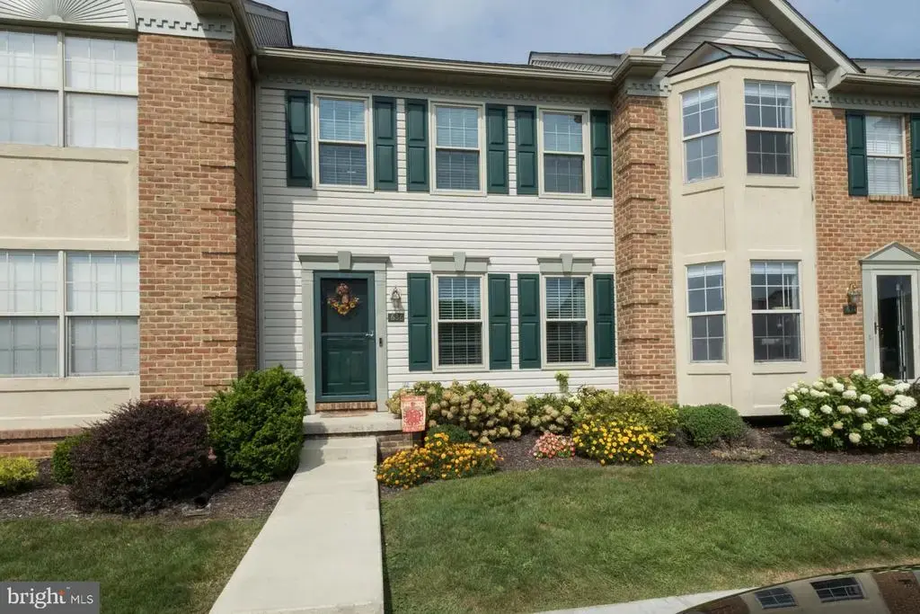 636 Cobblestone Ln, LANCASTER
