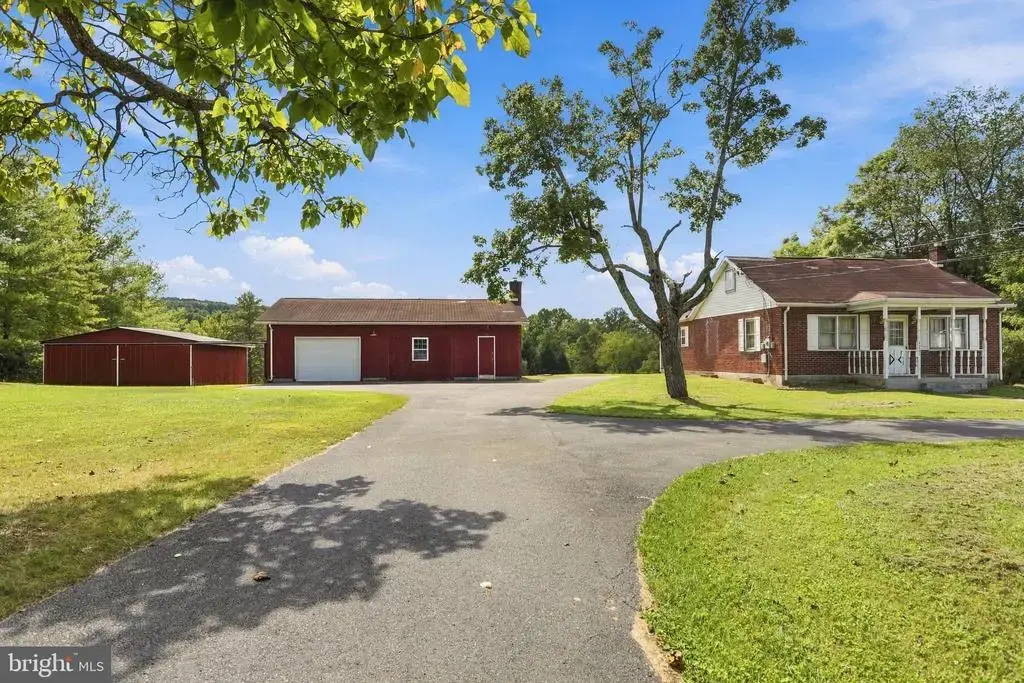 9203 Hedgesville Rd, HEDGESVILLE