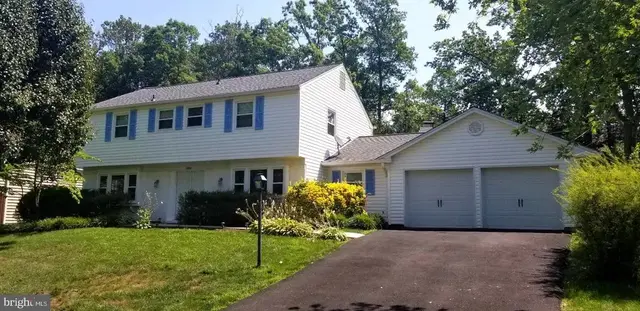 12815 Point Pleasant Dr, Fairfax