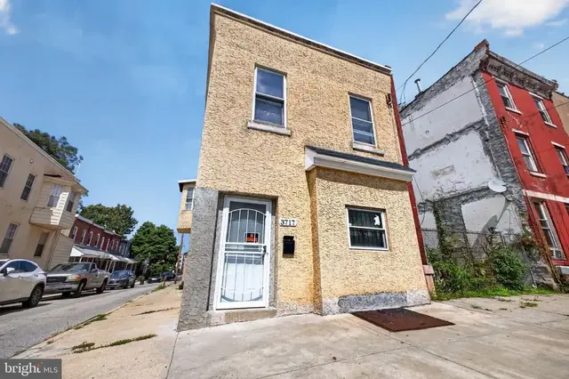 3717 Fairmount Ave, Philadelphia