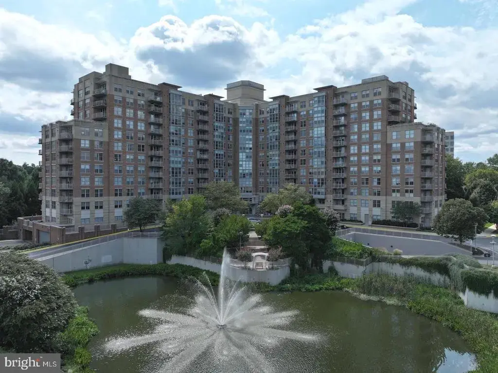 11800 Sunset Hills Rd #222, RESTON
