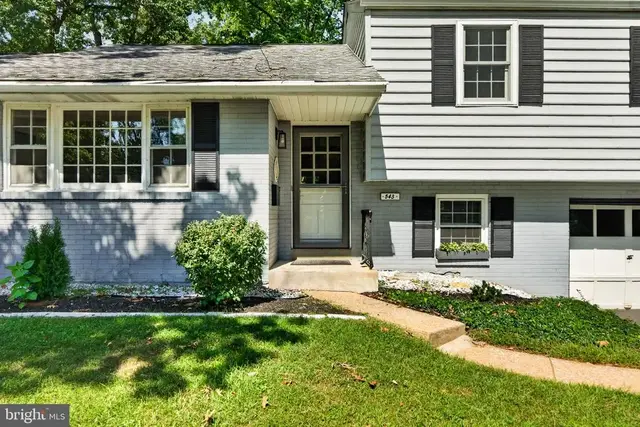 543 Midland Ave, Berwyn