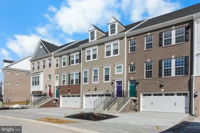 1727 Water Crossing, Pikesville