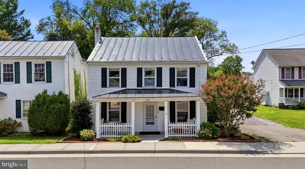 203 W Main St, BERRYVILLE