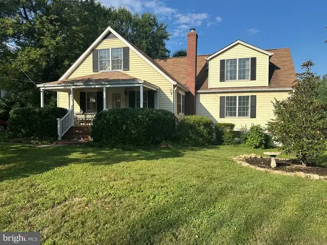 1832 Birch Rd, Mclean