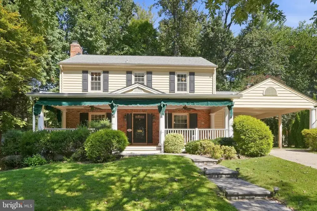 5711 Cheshire Dr, BETHESDA