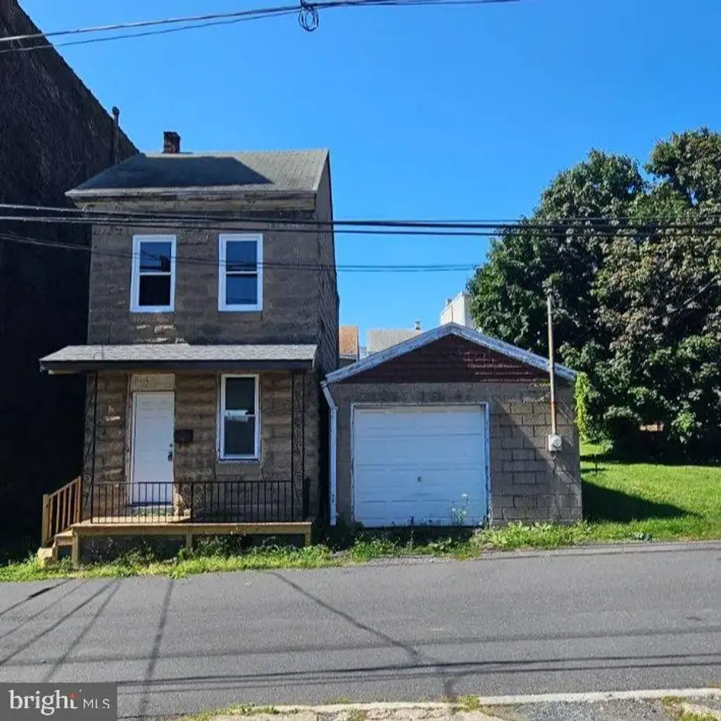 42 S Pear St, MT CARMEL