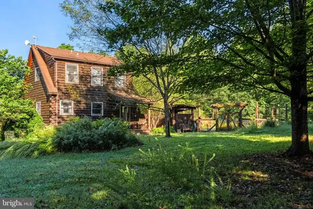 100 Linden Ln, Flint Hill
