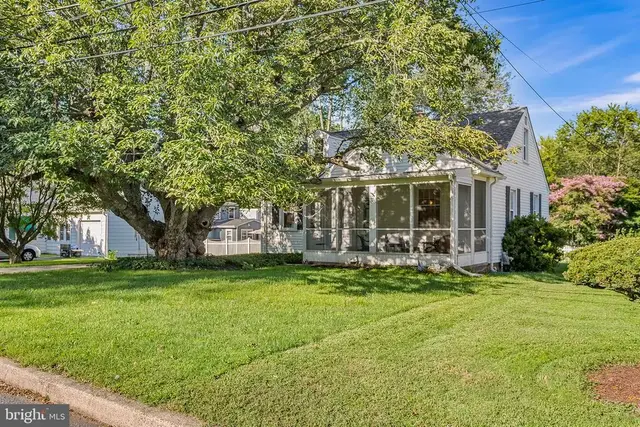 431 Valley View Rd, Media