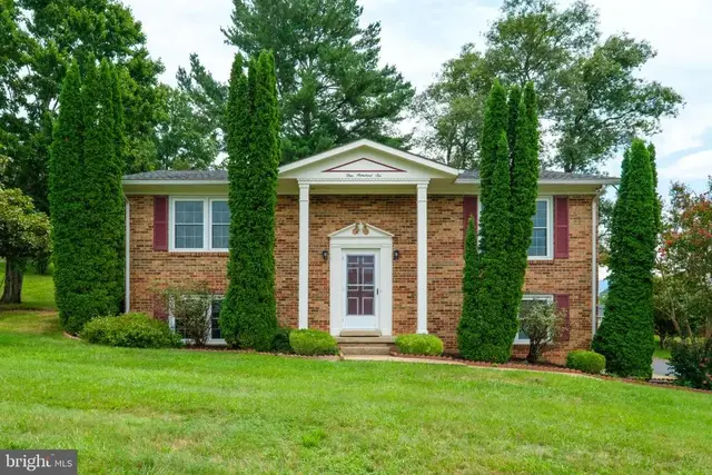 106 Hillside Ave, Elkton
