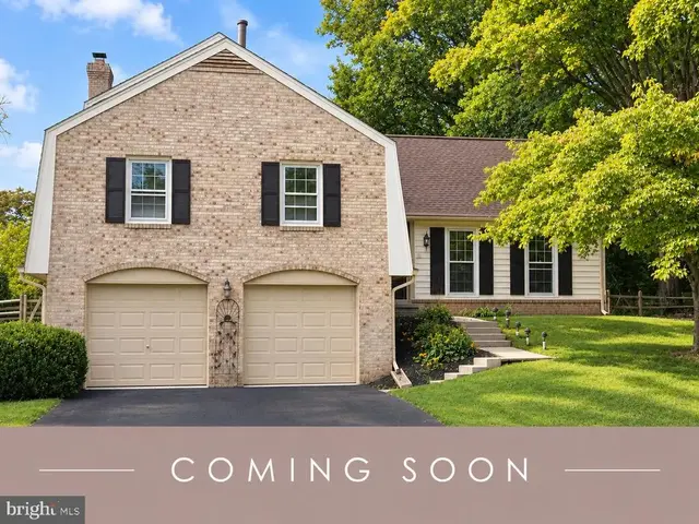 9809 Dellcastle Rd, Gaithersburg