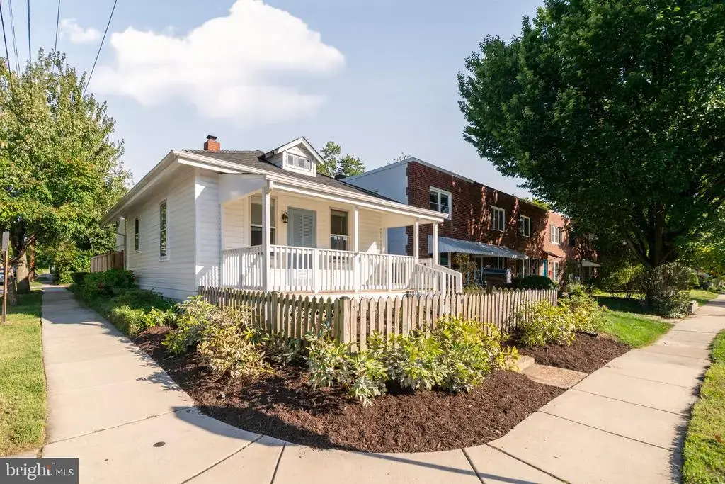 631 N Alfred St, ALEXANDRIA