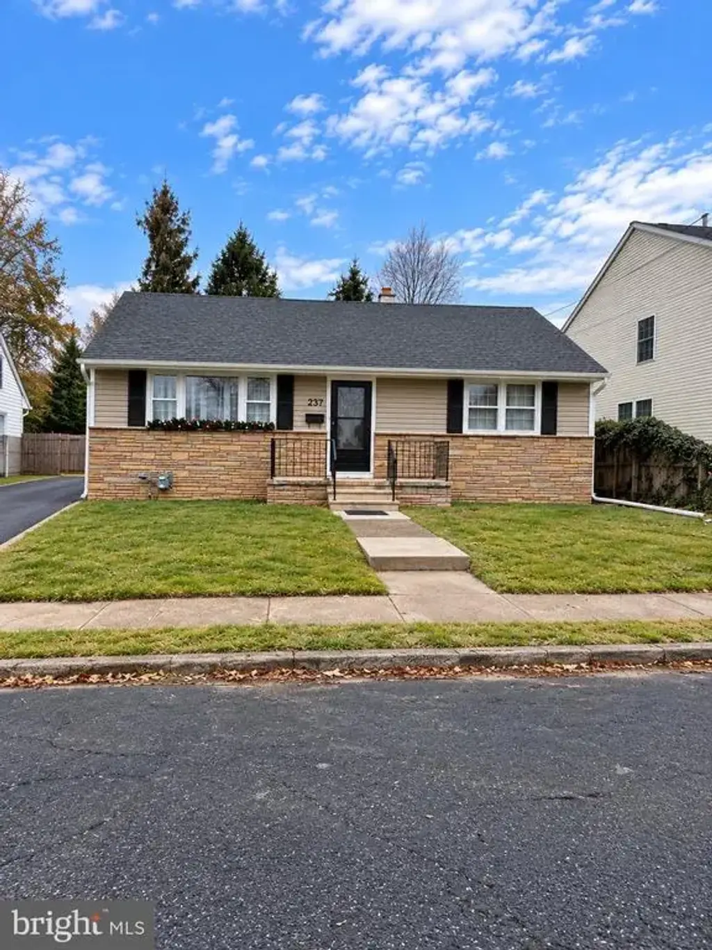 237 New Hillcrest Ave, EWING TWP