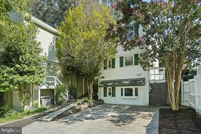 2749 Arizona Ave Nw, Washington