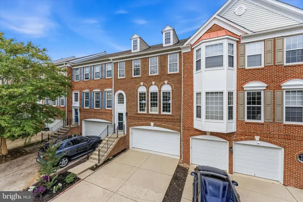 13004 Rose Petal Cir, HERNDON