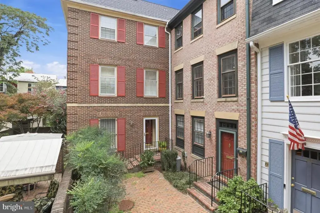 330 N Pitt St, ALEXANDRIA