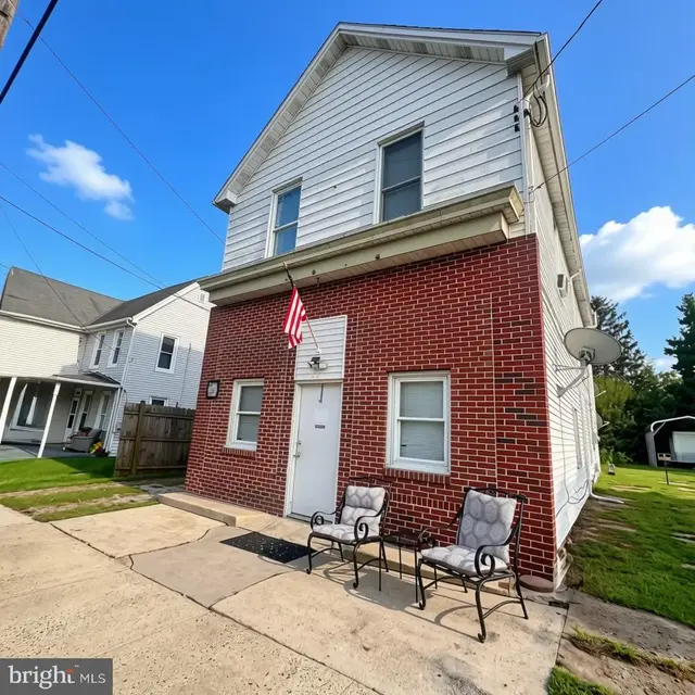 22033 Main St, Hillsborough