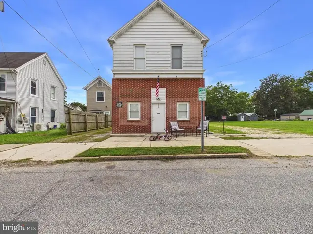 22033 Main St, Hillsborough
