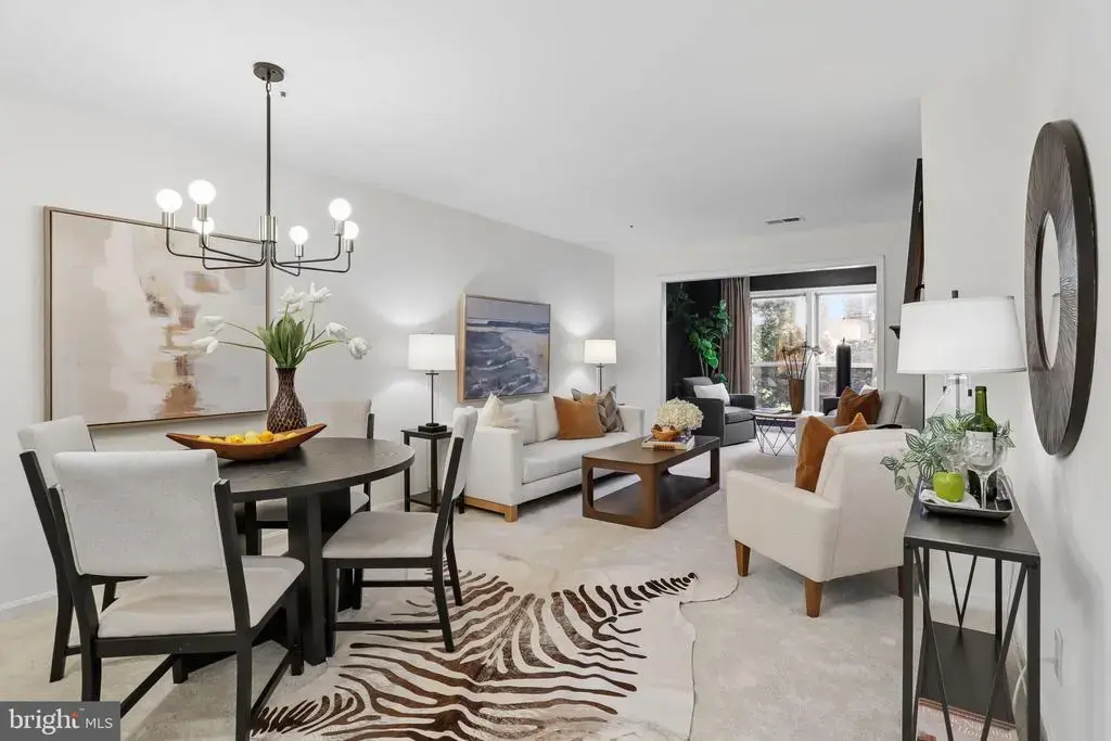 3176 Summit Square Dr #4-b5, OAKTON
