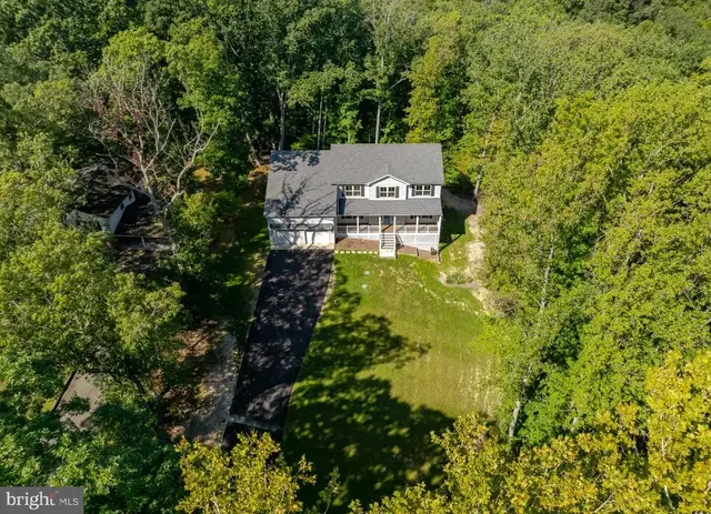 22953 Maple Rd, Lexington Park