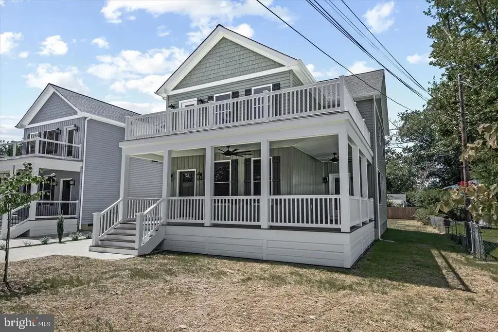702 Taggart St, COLONIAL BEACH