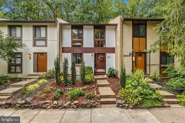 2424 Cloudcroft Sq, Reston
