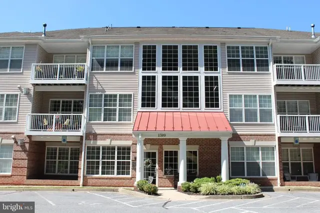 1599 Homeland Dr #1d, Sykesville