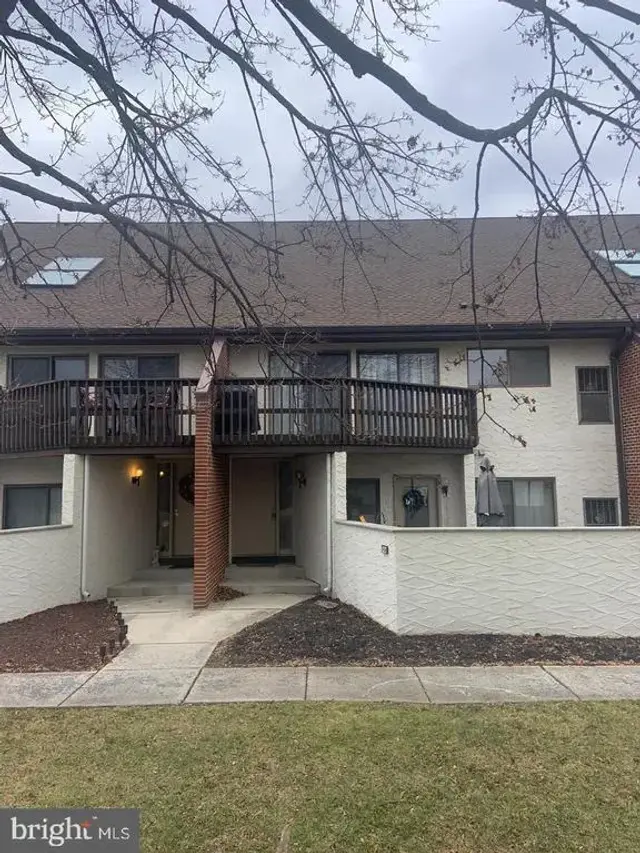 640 Geneva Dr #apt #12, Mechanicsburg