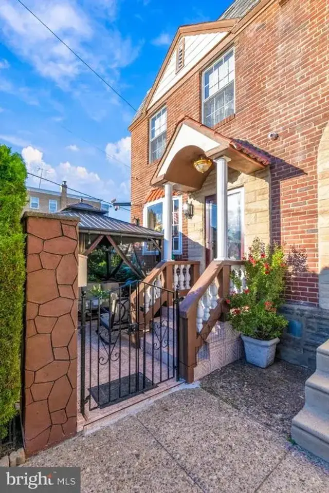 701 Marwood Rd E, Philadelphia