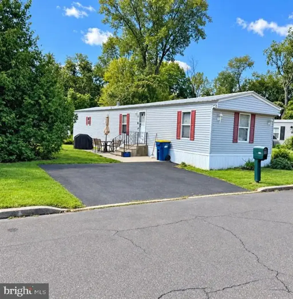 9911 Lindley Dr, MORRISVILLE