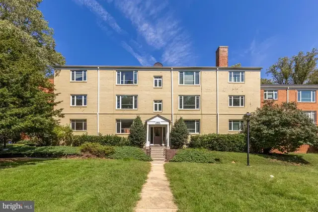 10413 Montrose Ave #101, Bethesda
