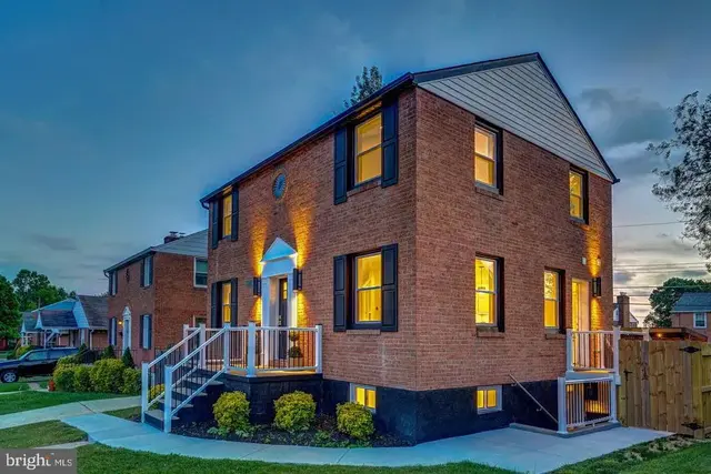 8214 Laurel Dr, Parkville