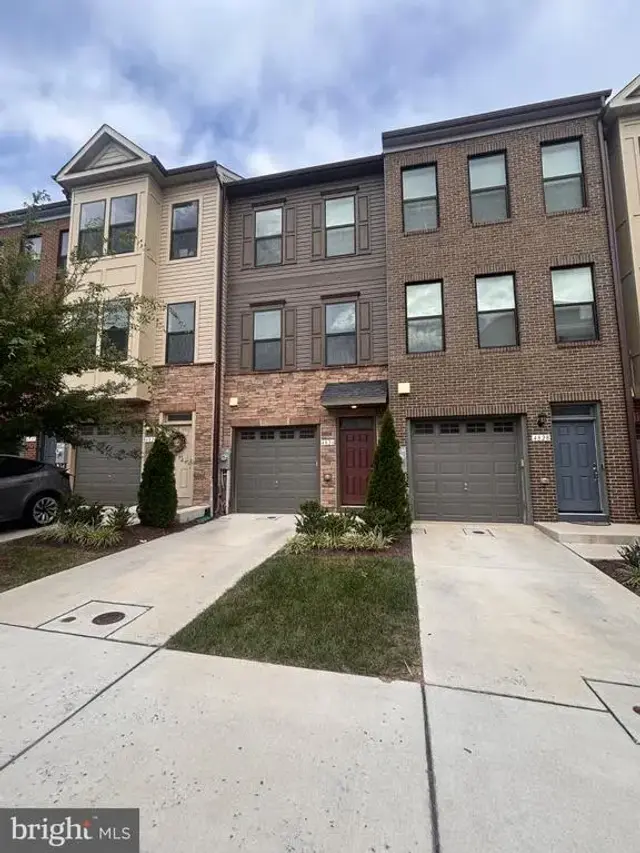 4826 Vista Glen Ln, Lanham