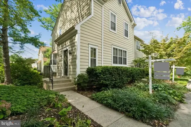 20014 Lake Park Dr #121, Germantown