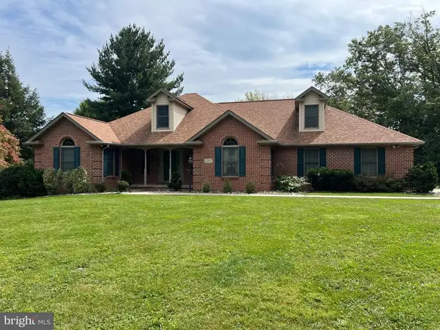 6066 Fairway Dr W, Fayetteville