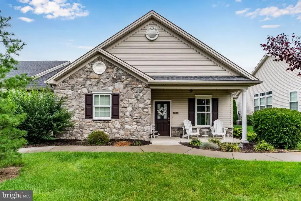 6937 Derrick Dr #88, HARRISBURG