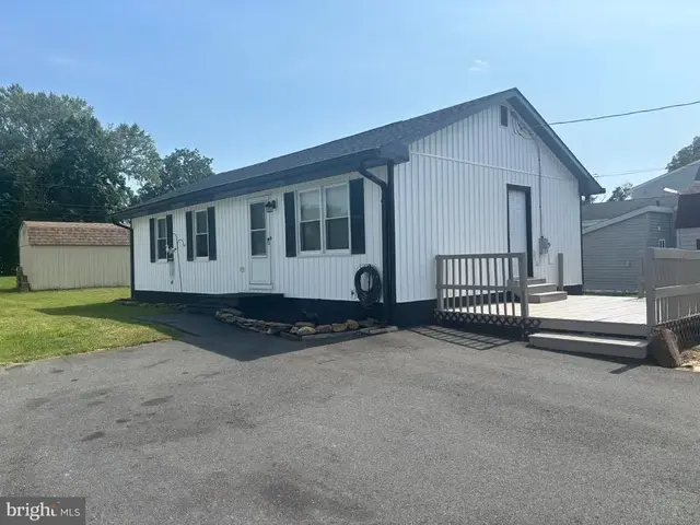 312 Elizabeth St, Middletown