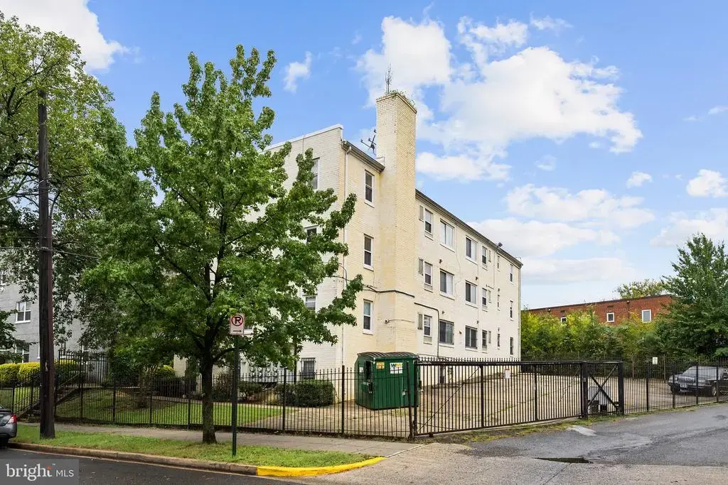 1310 Congress St Se #302, WASHINGTON