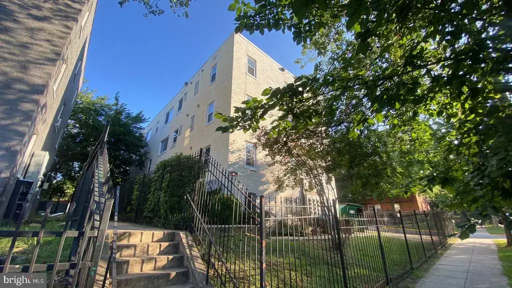 1310 Congress St Se #302, WASHINGTON