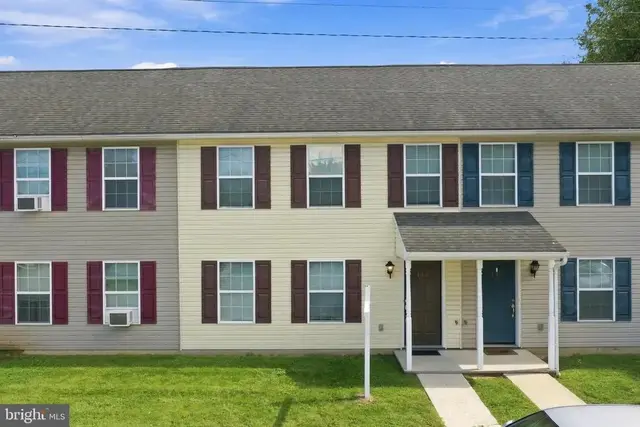 143 S Seneca St, Shippensburg