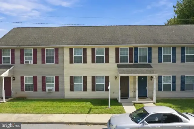 143 S Seneca St, Shippensburg