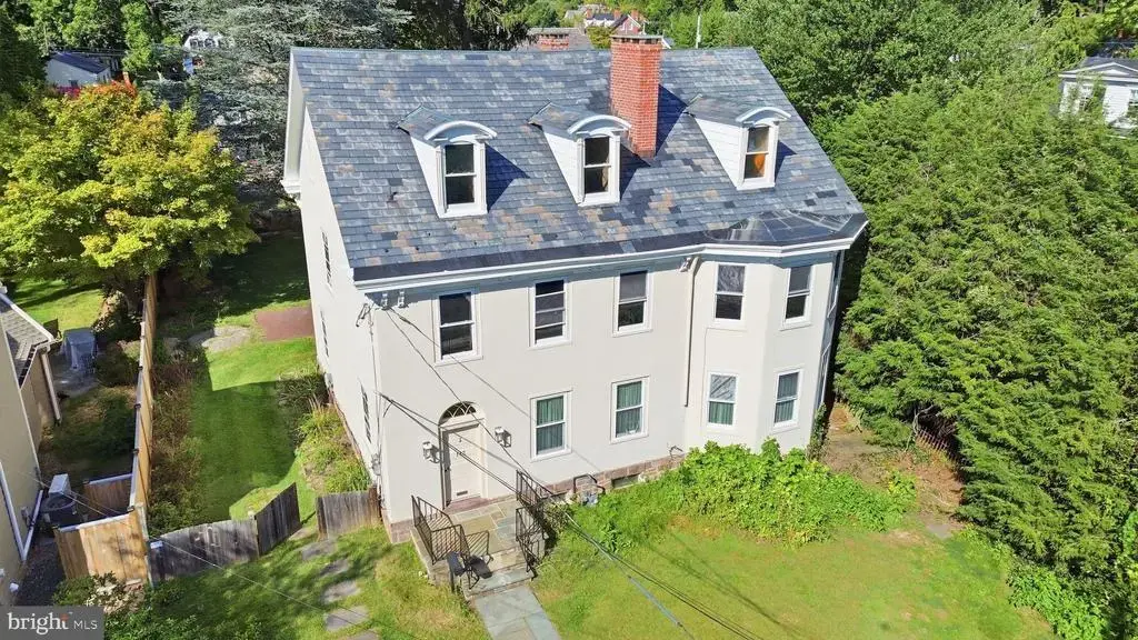 113 E Penn St, NEWTOWN