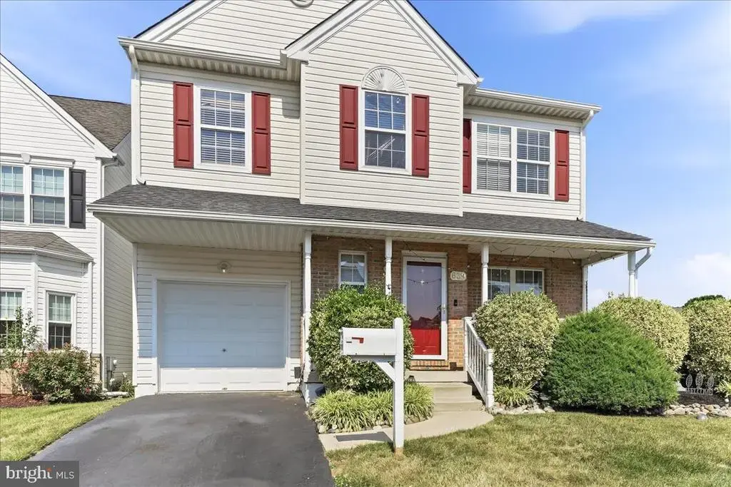 639 Foxglove Dr, MORTON