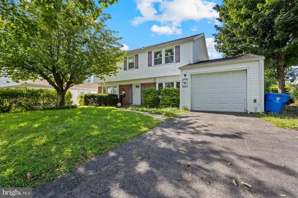 8 Holton Ln, WILLINGBORO