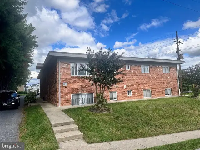 9 E 15th St #21, Frederick