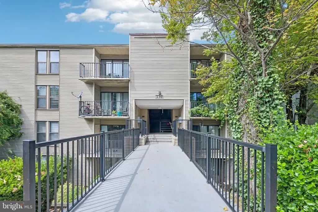130 Duvall Ln #101, GAITHERSBURG
