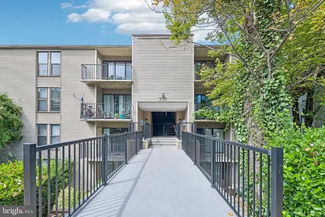 130 Duvall Ln #101, Gaithersburg